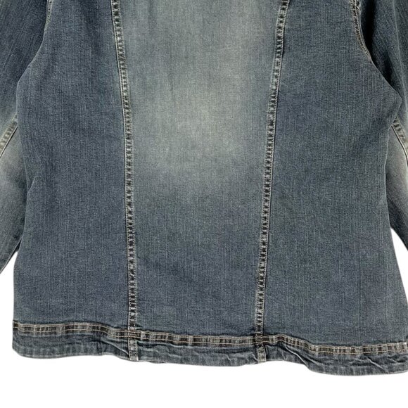 H&M Women's Stretch Dark Wash Blue Denim Jacket Size Medium Button-Up - Picture 6 of 12